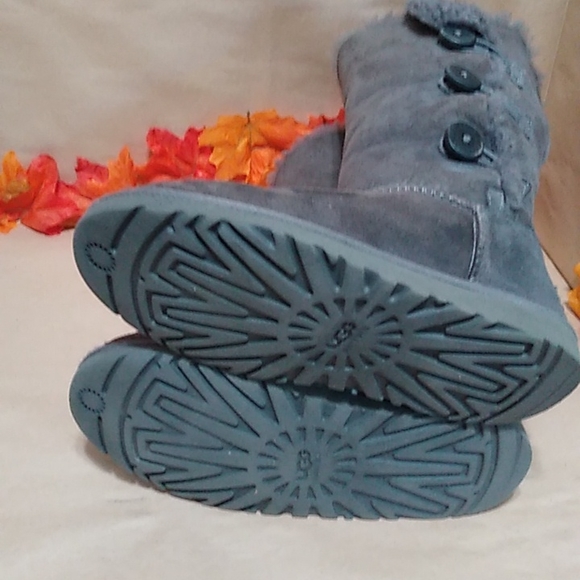 UGG boots sz 5 - Picture 5 of 6